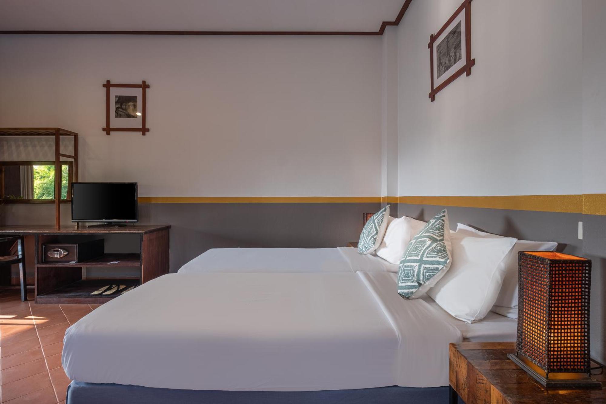 Sanctuary Hotel Luang Prabang Exterior photo