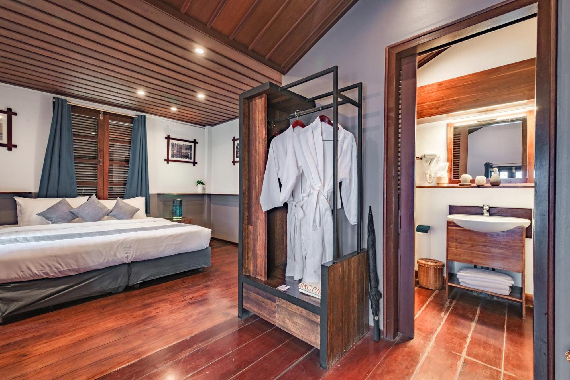 Sanctuary Hotel Luang Prabang Exterior photo